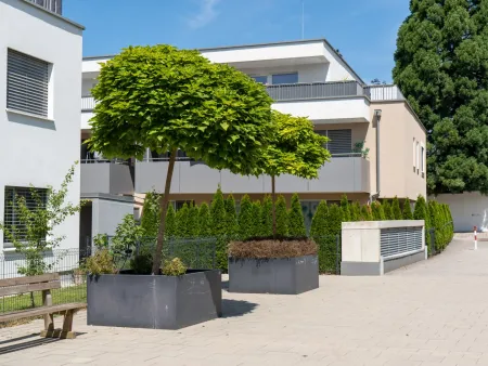 Gepflegte, hochwertige Gesamtanlage