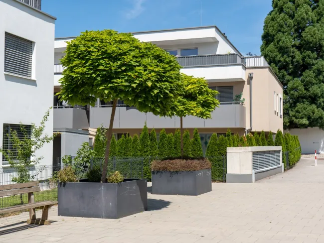 Gepflegte, hochwertige Gesamtanlage