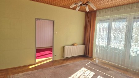 Großzügige 2 Zimmer Wohnung in Ruhelage in JEDLESEE