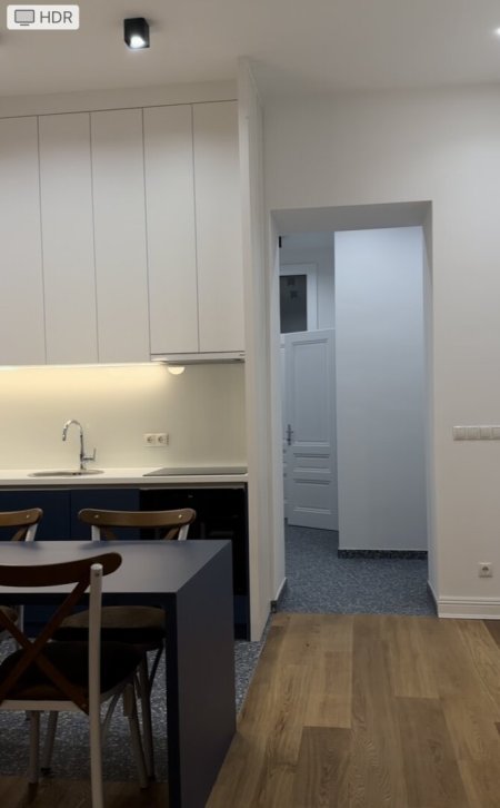 TOP LAGE: MÖBLIERTE 2,5 ZIMMER MIETWOHNUNG IM 6. BEZIRK