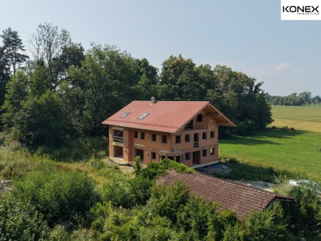 LANDSITZ AM CHIEMSEE Hochwertiger Rohbau auf 13.750 m² eigenem Grund