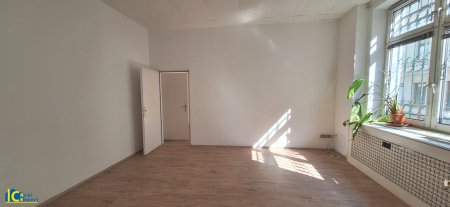 Großer Büroraum
