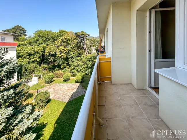 Attraktive 2-Zimmer-Eigentumswohnung mit Balkon in begehrter Grünruhelage von Baden nahe Rosarium! - Bild