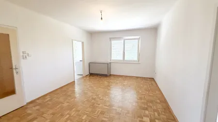 Helle 2-Zimmer-Wohnung mit Balkon in ruhiger Lage nahe dem LKH Graz
