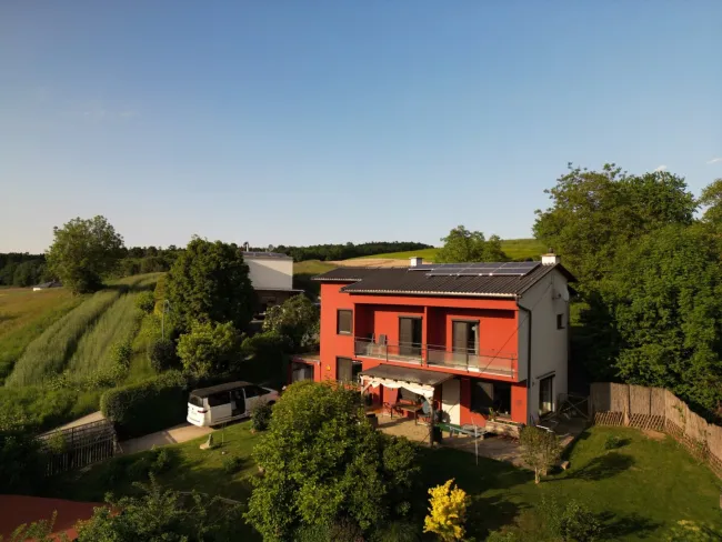 Großzügiges EINFAMILIENHAUS mit Weitblick über die Thermenregion - Bild