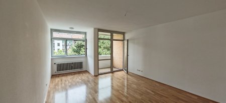 Helle Garconniere mit Balkon in Pradl ab sofort verfügbar