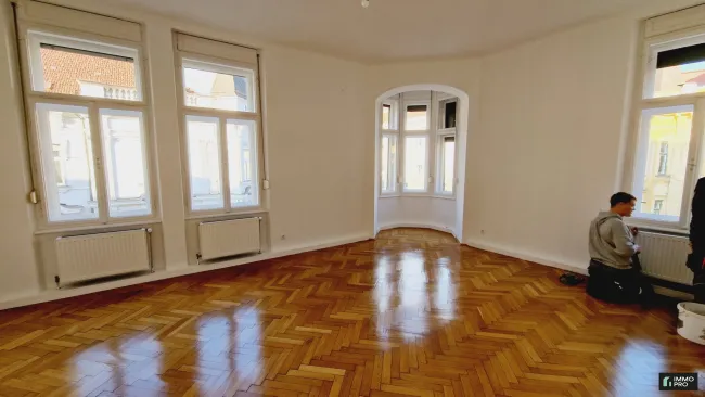 Großzügige 5-Zimmer Wohnung mit Balkon im Zentrum von Leoben - Bild
