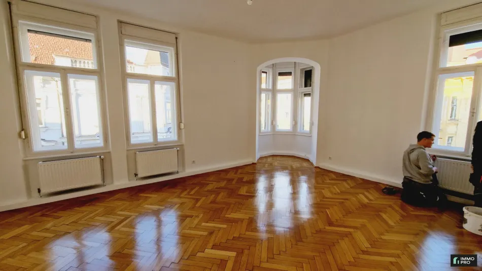 Großzügige 5-Zimmer Wohnung mit Balkon im Zentrum von Leoben - Bild