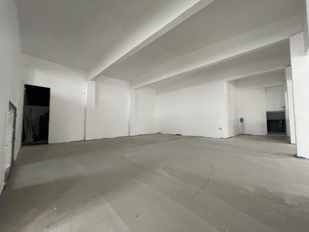 Helle PROVISIONSFREIE Gewerbehalle mit Verkaufsraumcharakter in 2601 Sollenau bald zu vermieten