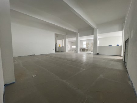 Helle PROVISIONSFREIE Gewerbehalle mit Verkaufsraumcharakter in 2601 Sollenau bald zu vermieten