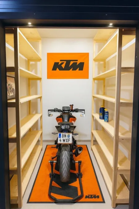 Dein Motorrad sucht einen Platz für Überwinterung? PROVISIONSFREI !!! Selfstorage, Kleinlager in Sollenau ab 5m²