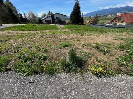 712 m² großer Baugrund im Grünen mit Bergpanorama