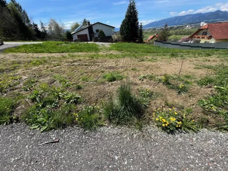 712 m² großer Baugrund im Grünen mit Bergpanorama