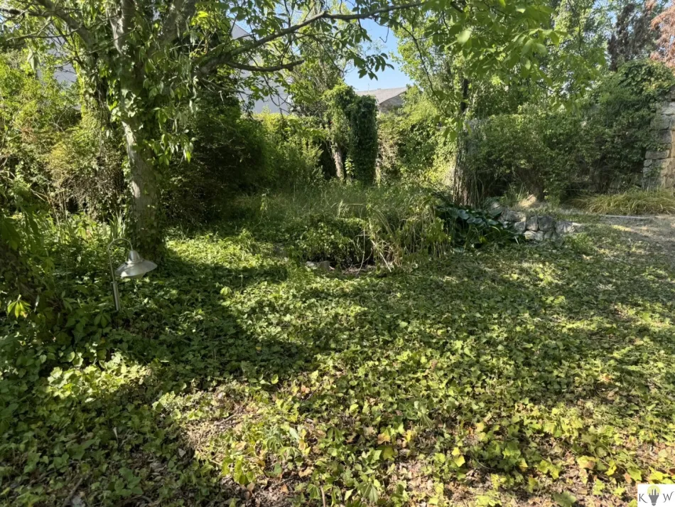 Außergewöhnliches Anwesen mit idyllischem Garten, großem Poolhaus & ca. 300 m² Einstellhalle in Tadten - Bild