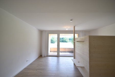 Wohn-, Koch-, Ess-, Schlafbereich - Modernes und geräumiges Appartement mit großer Loggia und Bergblick