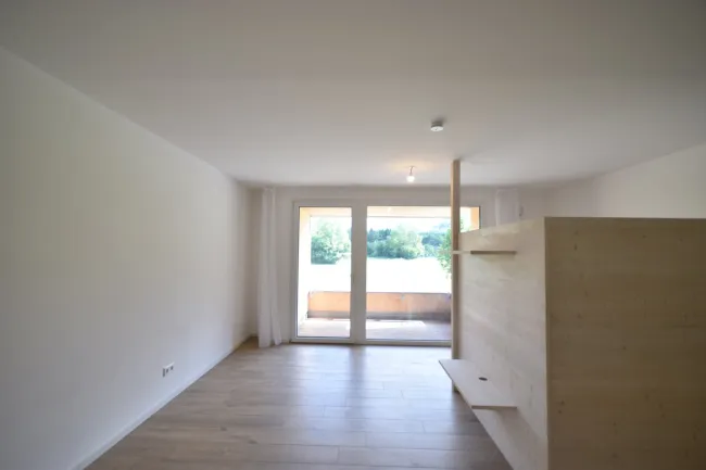 Wohn-, Koch-, Ess-, Schlafbereich - Modernes und geräumiges Appartement mit großer Loggia und Bergblick