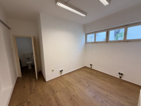 Vielseitig nutzbare Fläche I 100m² I mitten in St. Pölten I Parkhaus I nähe Bahnhof I Teeküche
