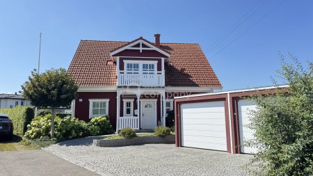 Neuwertiges 5-Zi-Haus in Gampern mit Balkon, Terrasse & Doppelgarage – Traumhaus!
