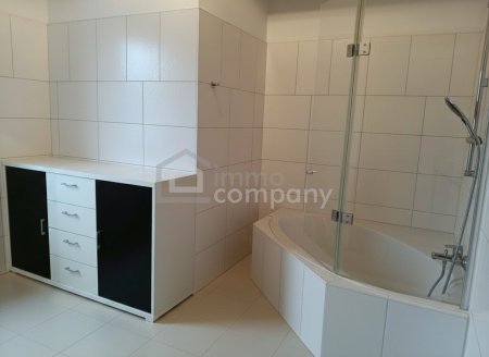 Neuwertige Doppelhaushälfte 125m² in Haschendorf mit kleinem Garten, Balkon und Seezugang