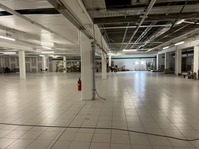 Teilbare - Lagerfläche (barrierefrei) in zentraler Lage - Titelbild