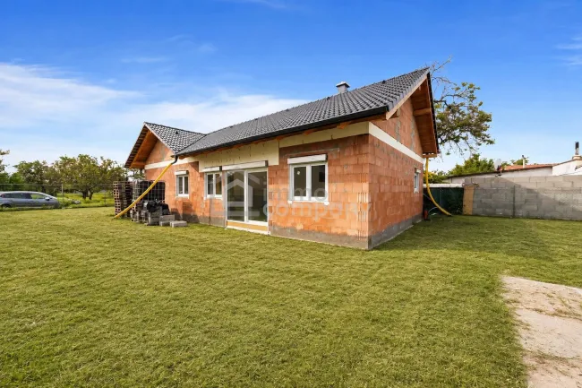 Modernes Ausbauhaus in Kittsee, 110m², Terrasse, 2 WCs – Jetzt um 329.000 €! - Titelbild