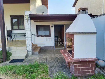 Charmanter Bungalow in Theresienfeld, 4 Zimmer, Garten, Terrasse, Garage