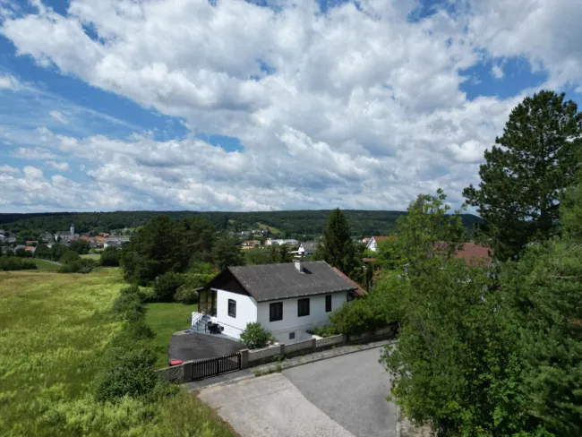 +Einzigartiges Einfamilienhaus auf sonnigem Grundstück, direkt neben Oberpullendorf! + - Bild