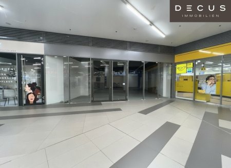 Schaufenster - von der Mall aus gesehen