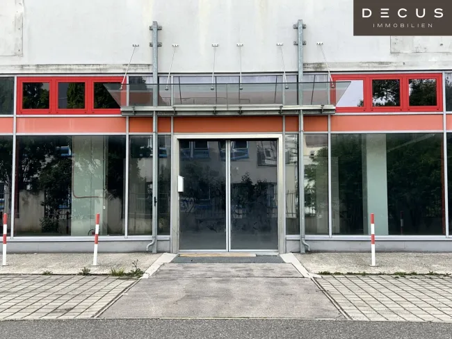 | Verkehrsgünstige Lage | TRILLERPARK | Lager- und Geschäftsfläche - Titelbild