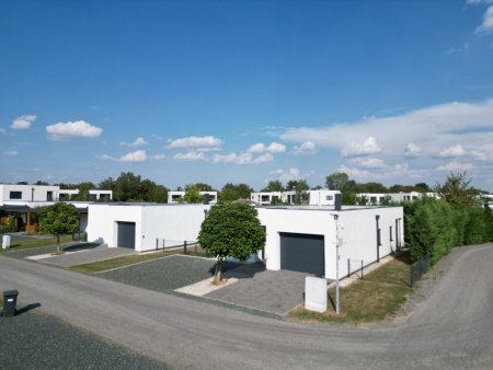 ++Wohnen wo andere Urlaub machen,das Chalet am Golfplatz unmittelbar neben der Therme Lutzmannsburg++