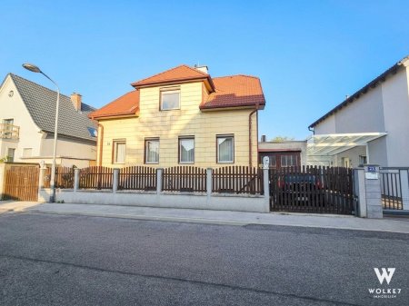 Charmantes Einfamilienhaus mit großem Potenzial in ruhiger Lage nahe der SCS