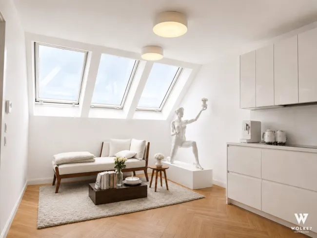 Hochwertige Dachgeschosswohnung in Bestlage des 9. Bezirks - Erstklassige Wohnqualität nahe AKH & MedUni Wien - Titelbild