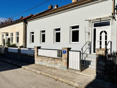 Charmantes Zuhause mit Altbauflair, Abendsonne und bester Lage in Neunkirchen