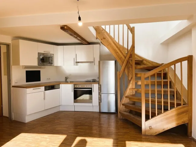 Gemütliche Dachgeschosswohnung mit Balkon und ruhiger Dachterrasse in zentraler Grazer Lage - Titelbild