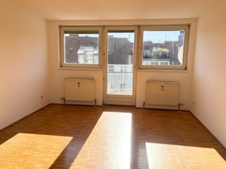 Gemütliche Dachgeschosswohnung mit Balkon und ruhiger Dachterrasse in zentraler Grazer Lage