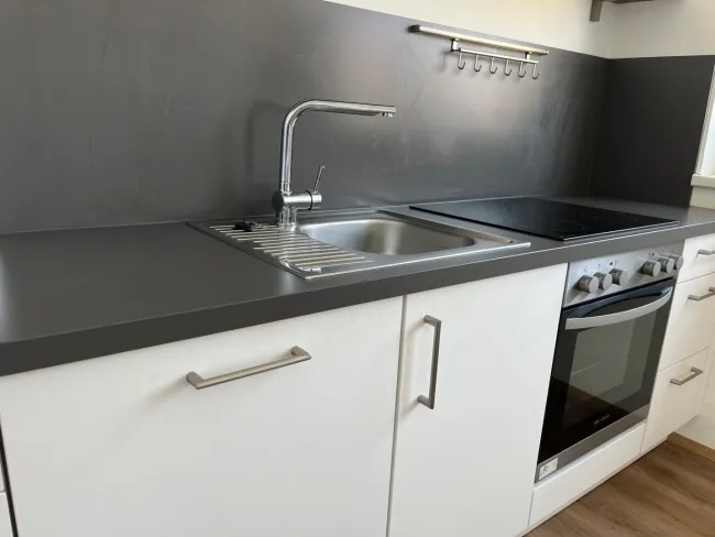 TOP saniert & TOP Preis - 4 Zimmer Wohnung 100m², WG geeignet - in Neunkirchen! - Titelbild