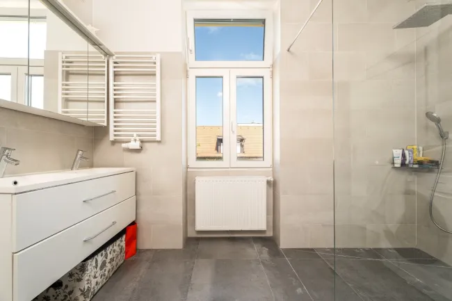 1. Stock: Badezimmer