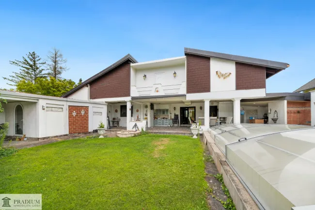 Großzügiges Familienhaus mit Pool auf 1.140 m² – viel Platz, viel Potenzial - Titelbild
