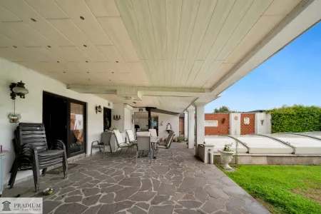 Großzügiges Familienhaus mit Pool auf 1.140 m² – viel Platz, viel Potenzial