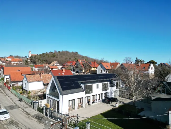+Einmaliges Appartementhaus in bester Lage, direkt in Tihany am Plattensee !+ - Bild