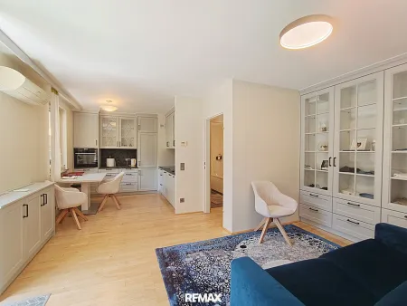 Wohnzimmer & Küche