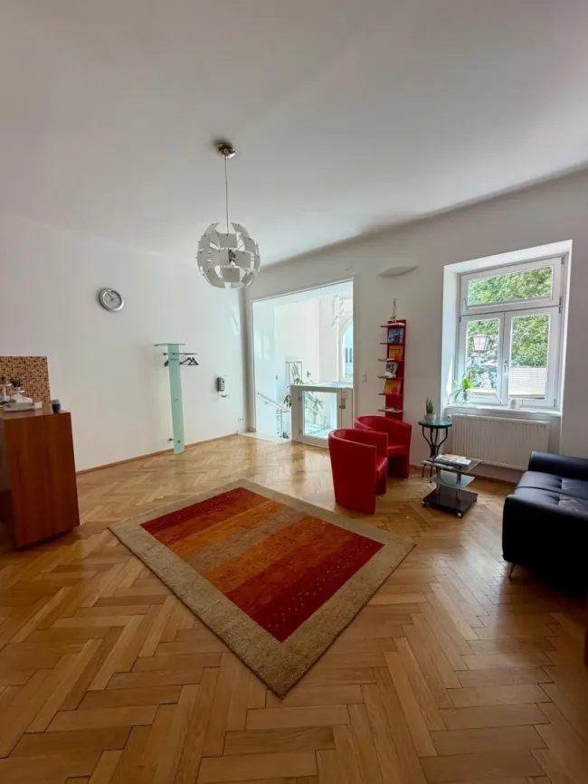 Repräsentative Gründerzeitvilla - vier Einheiten - Stilvolle Architektur trifft moderne Vielseitigkeit - Bild