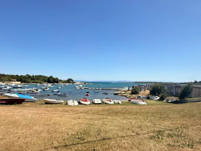 Ferienhaus nur 200 Meter vom Meer – Nähe Medulin Charmantes Ferienhaus mit großem Potenzial Kaufpreis: 150.000 € - Titelbild