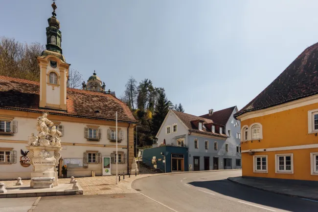 Gut vermietetes Zinshaus im Ortskern von Ehrenhausen – 5,2 % Rendite! - Bild