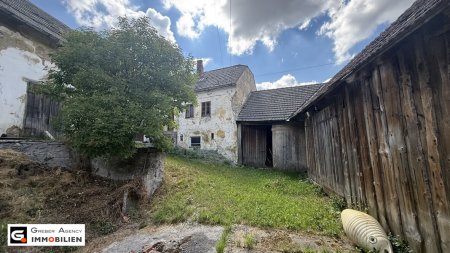 Charmantes Bauernhaus in Purk, 70m², 3 Zimmer, Garten, sanierungsbedürftig