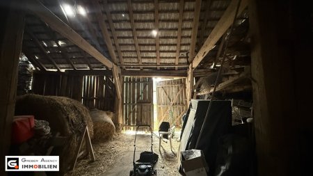 Charmantes Bauernhaus in Purk, 70m², 3 Zimmer, Garten, sanierungsbedürftig