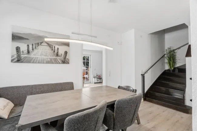 Wunderschöne Doppelhaushälfte in Frastanz mit 7 Zimmern, Terrasse, Einliegerwohnung & Garage! - Bild