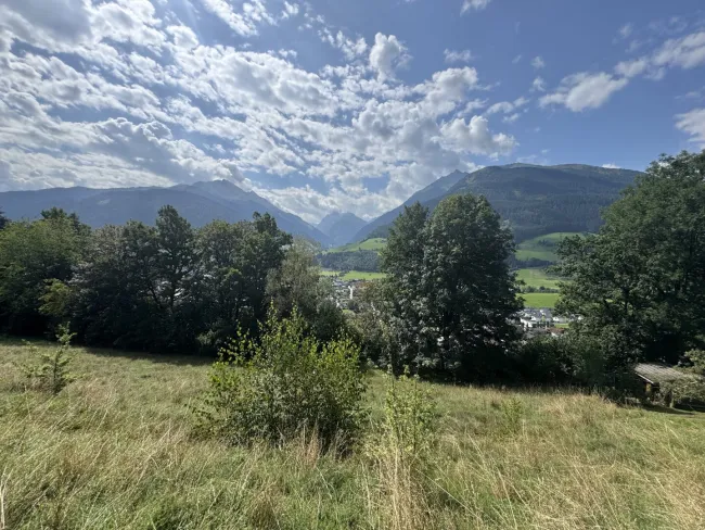 Baugrundstück am Sonnenhang mit genehmigtem Bauprojekt in Mittersill - Titelbild