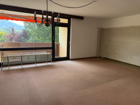 Eine zentrumsnahe 4-Zimmer-Wohnung mit Loggia in Saalfelden – gestalten Sie Ihr neues Zuhause!