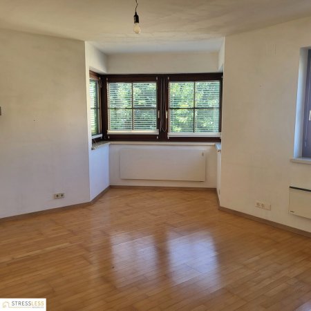 Top gepflegte 2-Zi Wohnung in Hollabrunn mit Parkplatz, Einbauküche